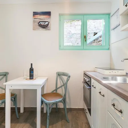 Apartment Andro Stomorska